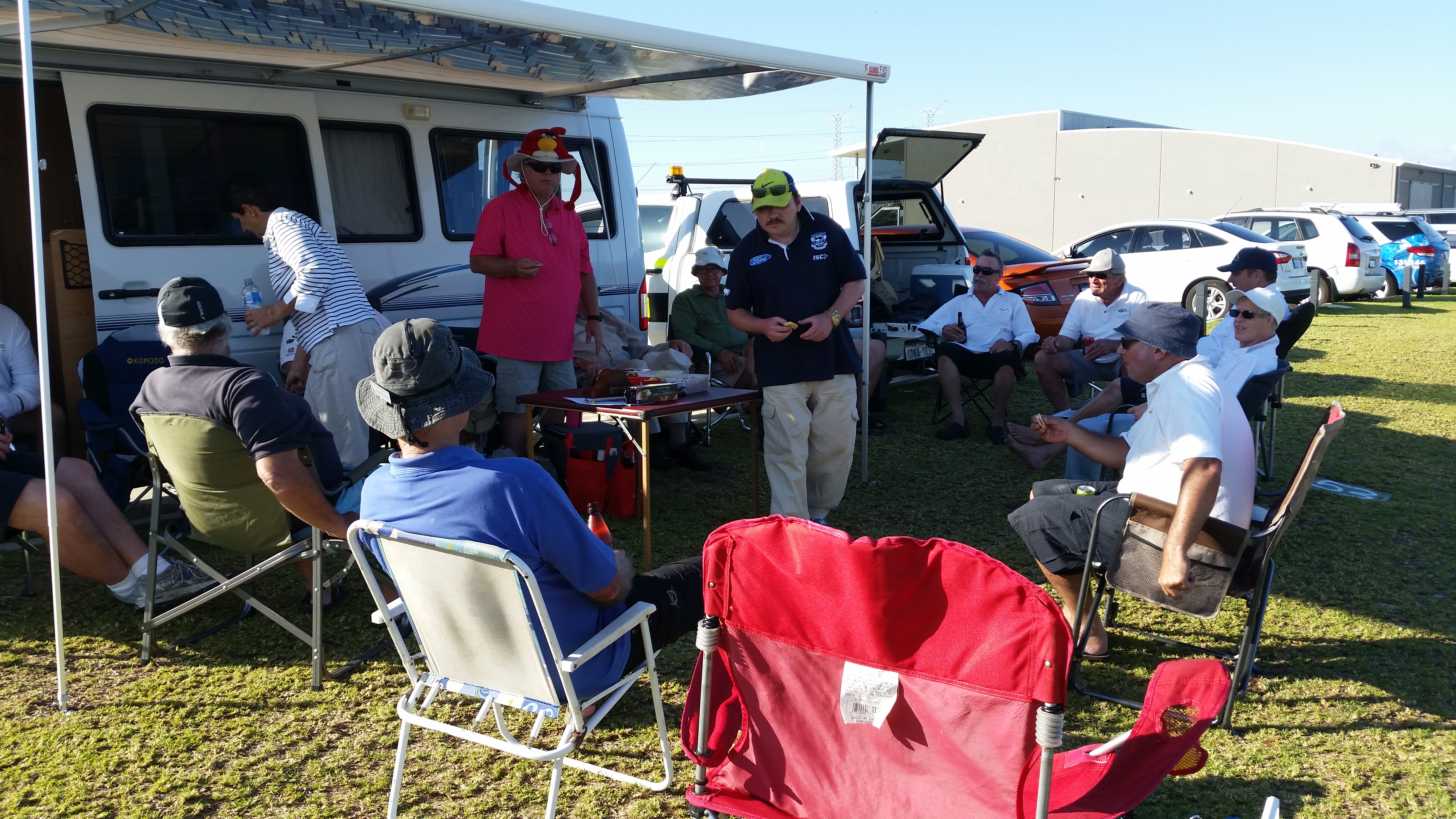 The beer circle at the end of the day \20151101_164347